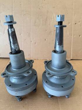 1129207 Allard Believed To Be Made By Ford Rear Axle Spindles For 1950s De Dion Setup 12ft Inches Long. Sold As Pair