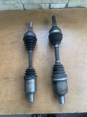26054246 Cadillac 2000-2004 Deville Front Right And Left Axle Shaft Assembly Gm