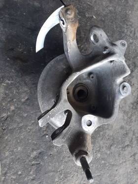 14105903 Chevrolet Driver Left Rear Knuckle/stub 84-85 Corvette