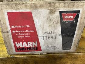 11690 Chevrolet M256/11690 Warn 1984 K30 M1028 Military Truck 35 Spline Locking Hubs
