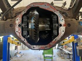 68334755ag Dodge 13-24 Ram 1500 4x4 Rear Axle 202 019 Miles 3.21 Ratio