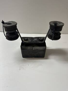 1r33-4a283 Ford 2003 - 2004 Mustang Cobra Irs Housing Block Bolt Bracket Bushings Oem Sku# C509