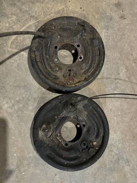 3210611-l Ford 83-93 7.5 Mustang 8.8 Rear Axle Drum Brake Backing Plates Mounting Bracket