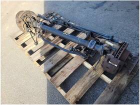 476.fd8o00 Ford Truck 2000 F450 F-450 4x4 Front Beam Axle Brakes 8 Lug Sway Bar 2788