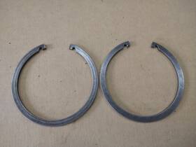 Gm 85850071 11-24 2500 3500 Srw Rear Wheel Bearing Retainer Snap Rings