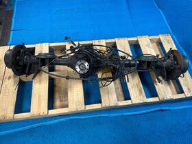 004-015-067 Mercedes-benz G500 G55 Amg Rear Axle Assembly 25k 2002-2008 Oem