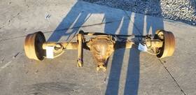 435-01073 Mercury 76 Marquis Rear Axle With Carrier Assembly 2.75 Ratio