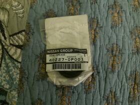 40227-0p001 Nissan Genuine Drive Axle Shaft Seal