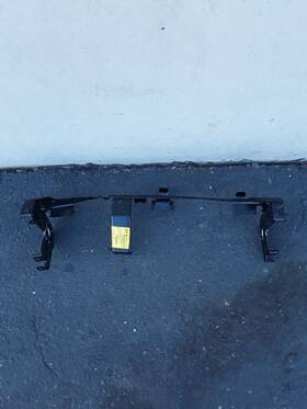 508.da1509 Nissan New Front Bumper Upper Retainer Black 2009 Frontier 442p