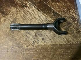 660118-1 Spicer 1967-1969 Chevy K5 K10 K20 Dana 44 Outer Axle Shaft Closed Knuckle